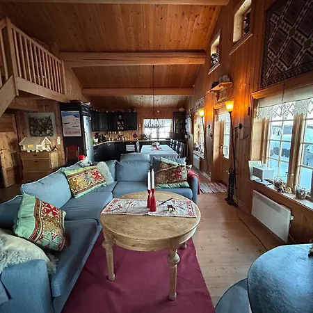 Holiday home Trollslottet Pa Skeikampen Aulstad